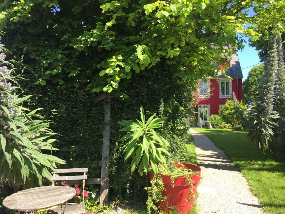 Bed and Breakfast L'Ermitage Сен-Ва-ла-Уг Екстер'єр фото